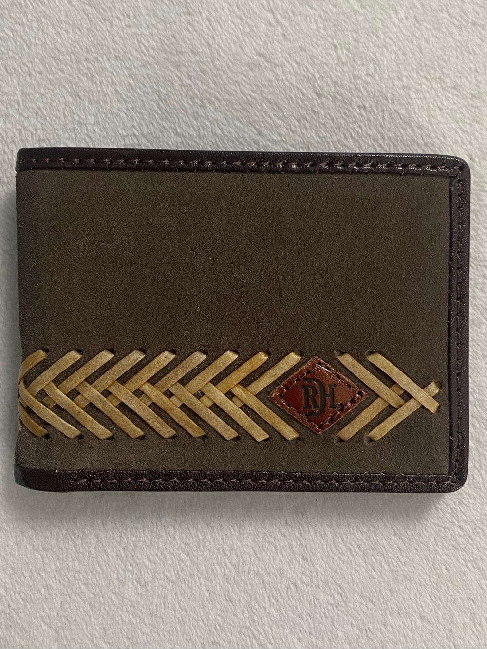 Red Dirt Hat Genuine Leather Suede Woven Straw Bi Fold Wallet | Brown - Picture 2 of 8